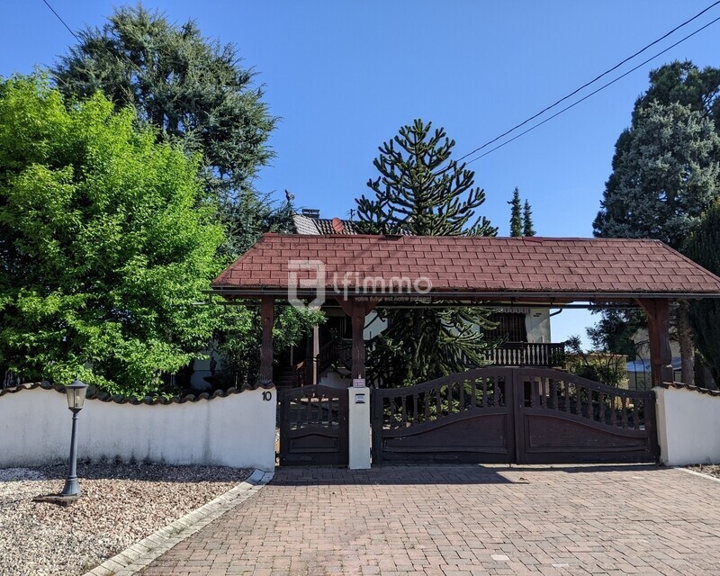 Maison 11 pièces 230 m² - Pxl 20250430 080023417