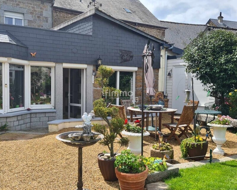Maison avec du cachet dans le bourg  - 365892637 621382663164902 8481878795821466187 n
