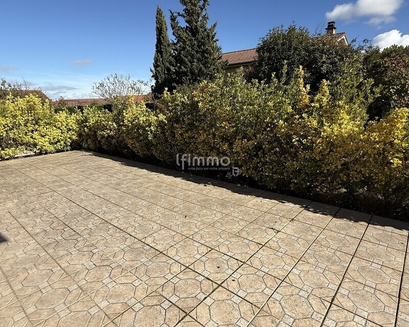 Maison plain pied  3 ch bureau 97 m² terrain 817 m² - Img 1444