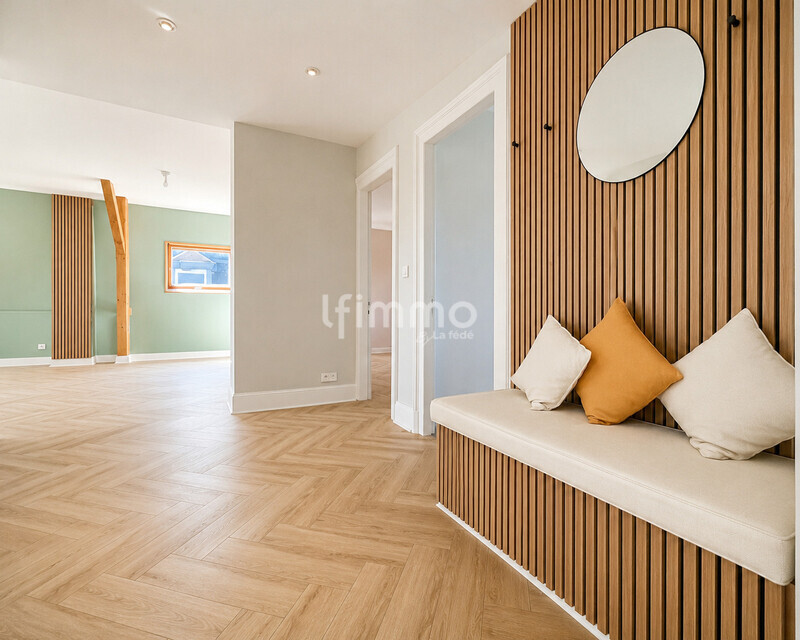 Appartement unique au dernier étage d'une maison de maître - Entrée 2