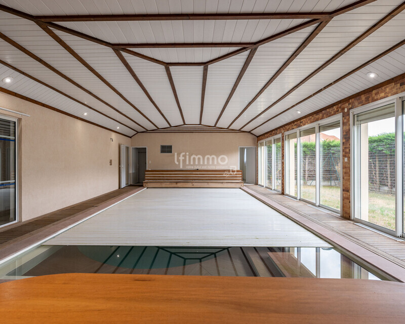 Maison d’exception avec piscine intérieure - H i lf immo golbey a-9