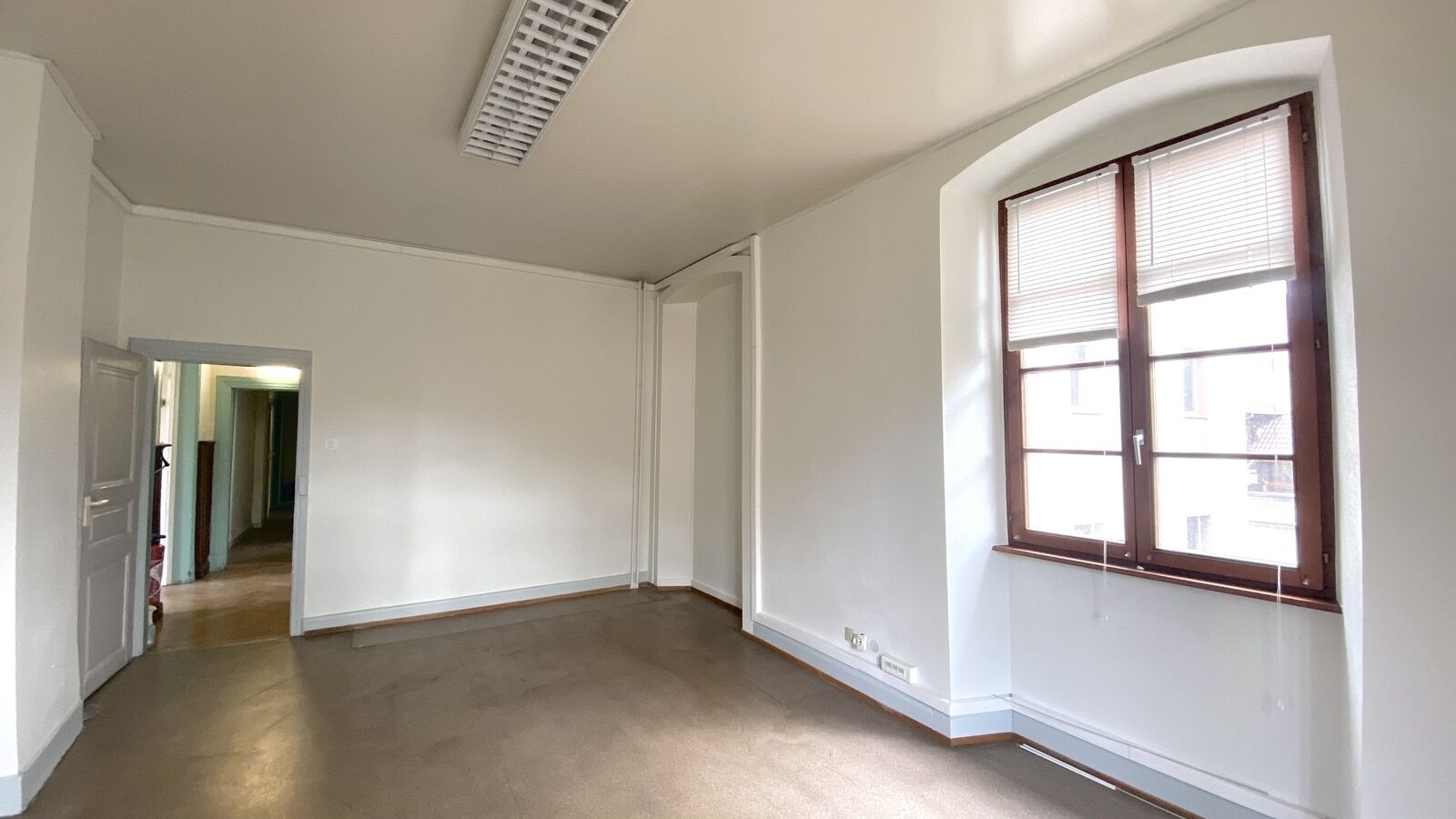 Ensemble immobilier historique - Img 5531