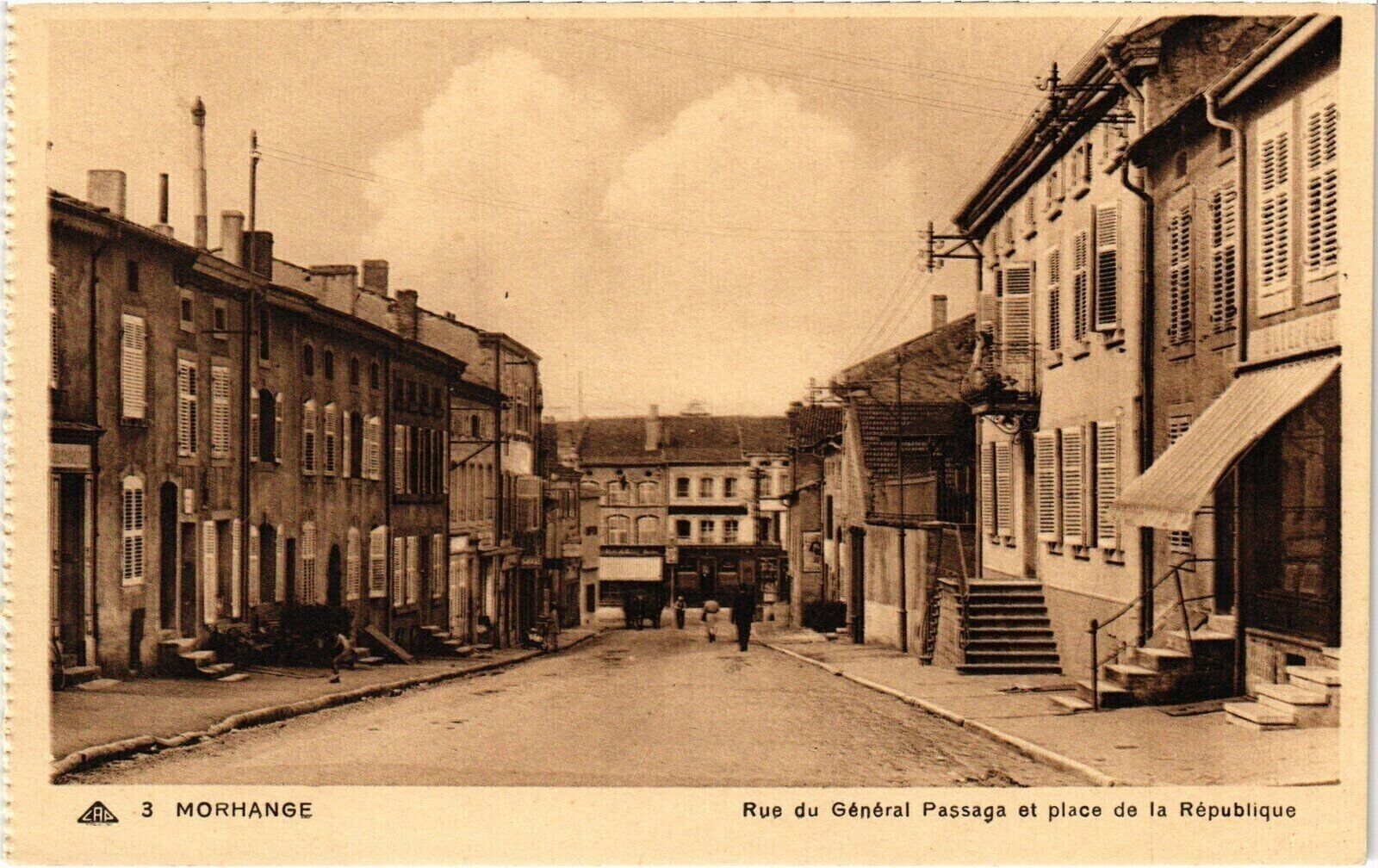 Maison de ville sur 3 niveaux à Morhange ! - 325-morhange-morhange-rue-general-passaga-place-republique