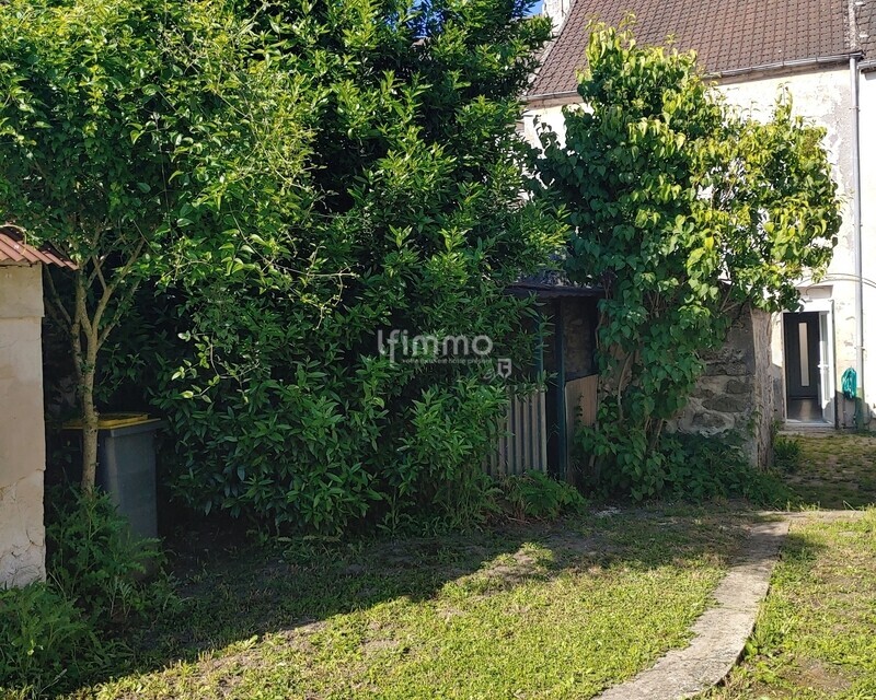 Maison et  verdure - Jardin 1