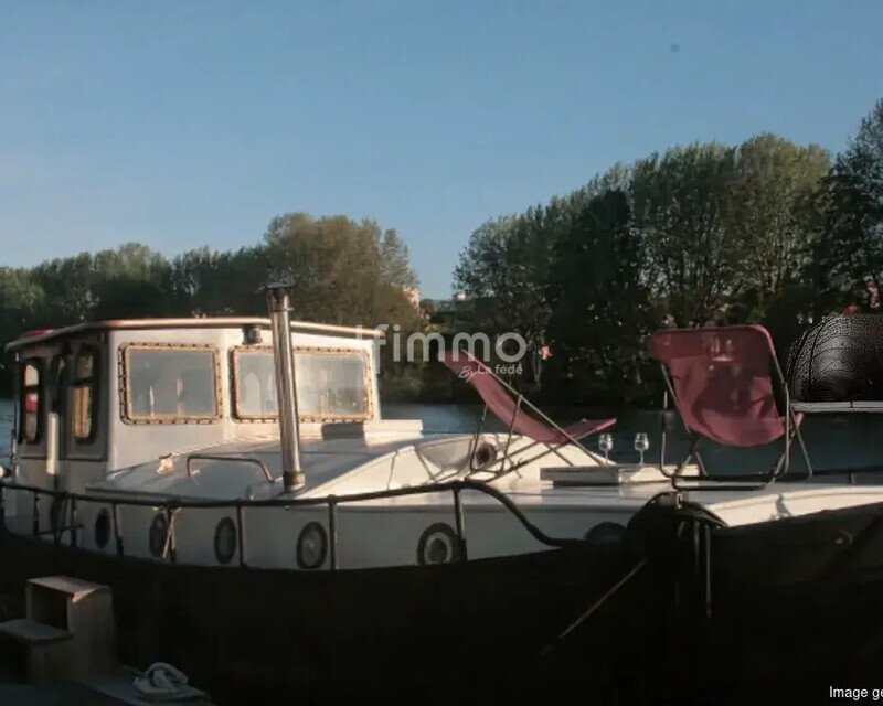 Bateau de plaisance Loft - Ia generated 1769104784