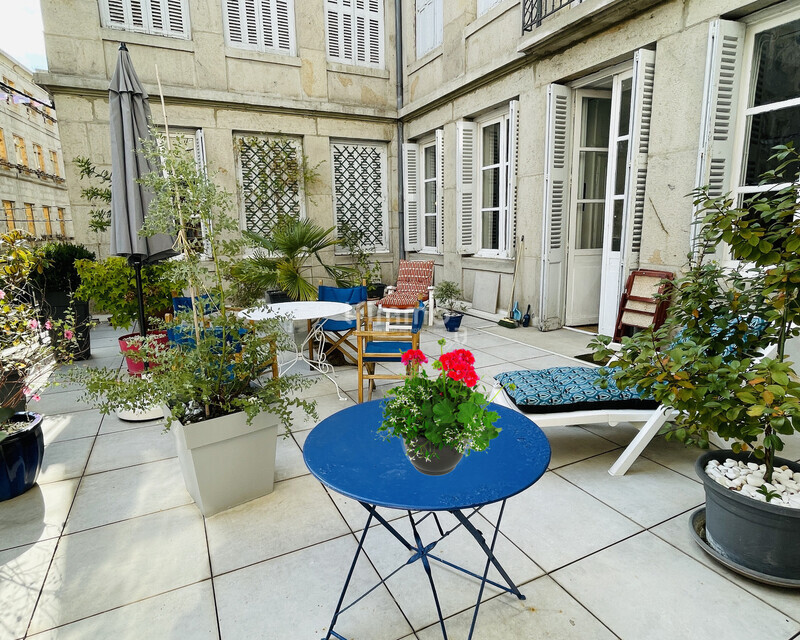   T5 d’exception dans immeuble haussmanien 176 m² + terrasse 64 m² - Img 3864