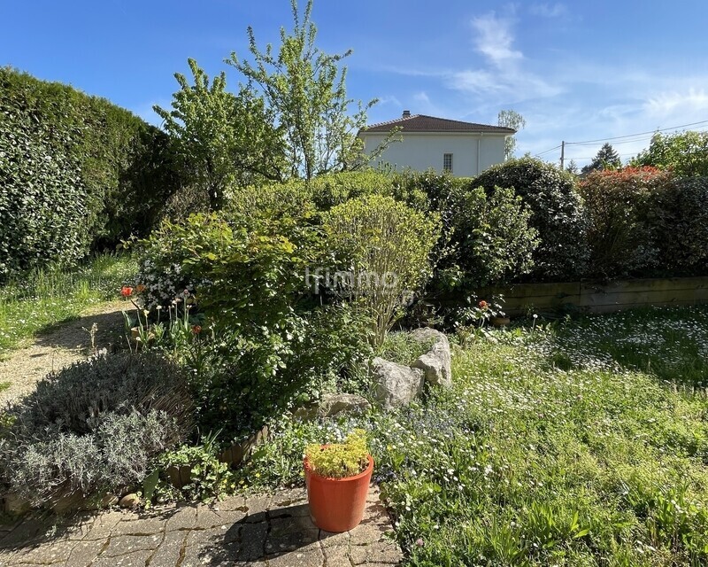 Belle villa avec 5 chambres, au calme,  jardin 765 m² - Img 8179