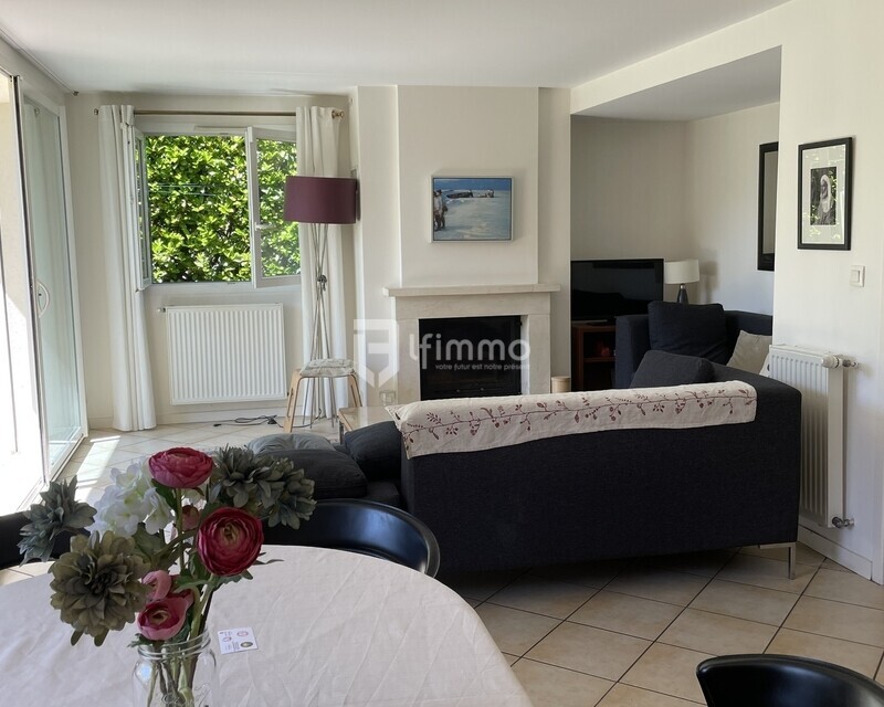 Belle villa avec 5 chambres, au calme,  jardin 765 m² - Img 8497