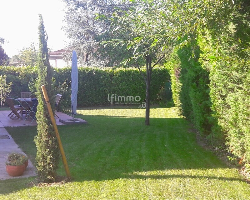 Belle villa avec 5 chambres, au calme,  jardin 765 m² - Img-jardin