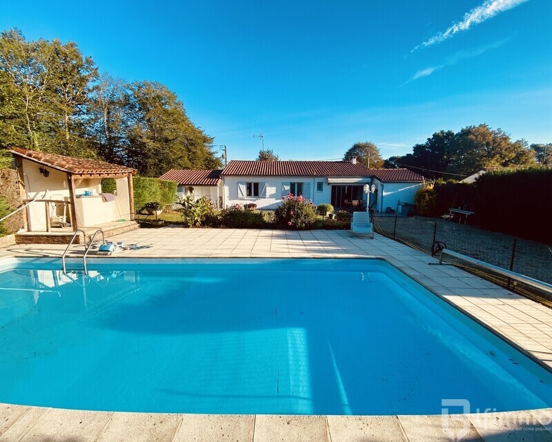 Maison à rénover au calme avec piscine - 24700 Montpon Ménesterol - Photo 1