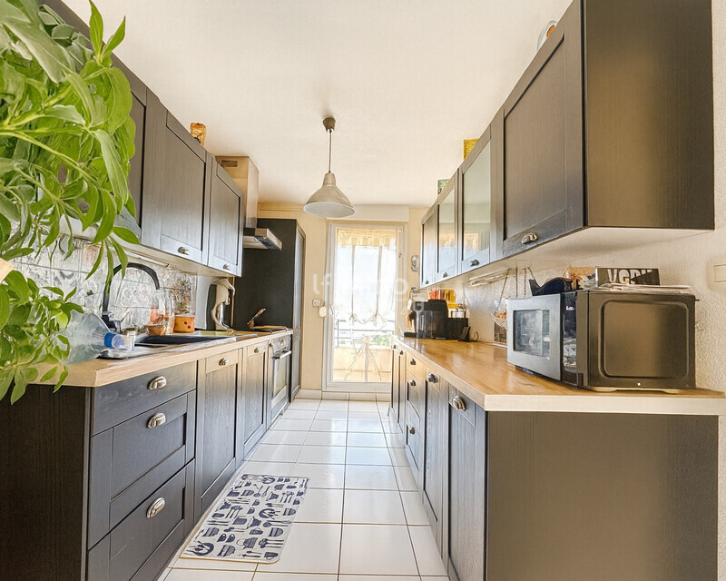 Appartement 4 pièces 80m² avec terrasse et garage - Cuisine