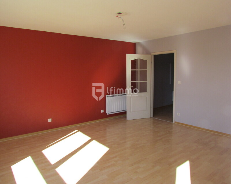 F2 avec balcon, garage et parking - Img 2856
