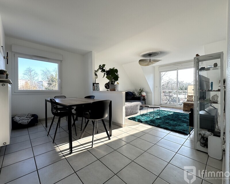 Bel appartement F3 avec terrasse - Img 4790