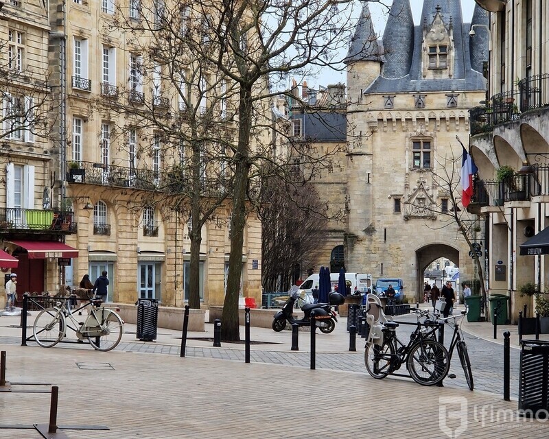 Immeuble en centre ville - 20250212 120025