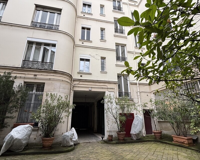 Chambre de bonne avec ascenseur  - Img 1428