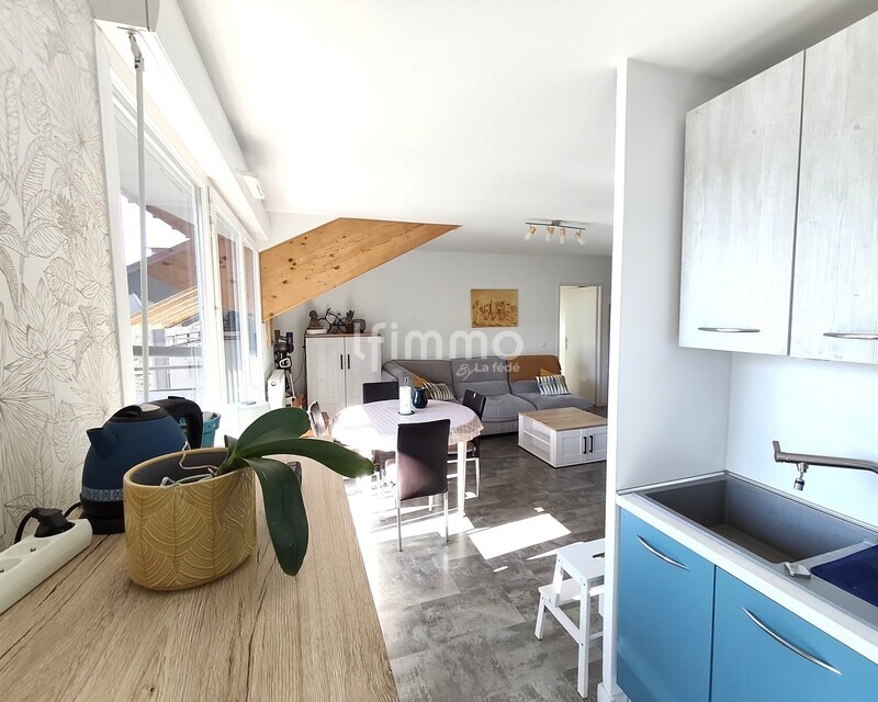 92 m² en dernier étage avec terrasse-le calme aux portes d'Annecy  - Ss