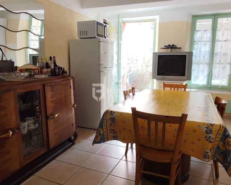 Maison de village aux Mées avec cour et terrasse – Rare sur le marché. - 1742922254016