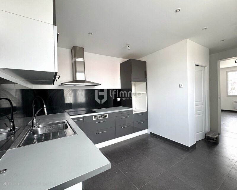 Maison Familiale 93 m² avec dépendance aménagée 27 m² - Jardin - Cuisine avec coin dînatoire