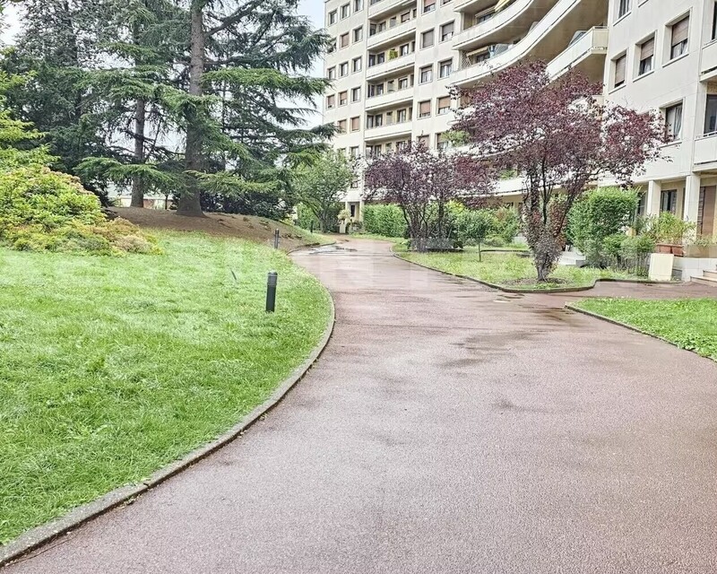 À vendre – Grand appartement lumineux - Résidence