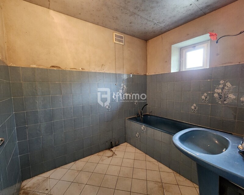 Maison à rénover avec un beau potentiel - 20250323 153930