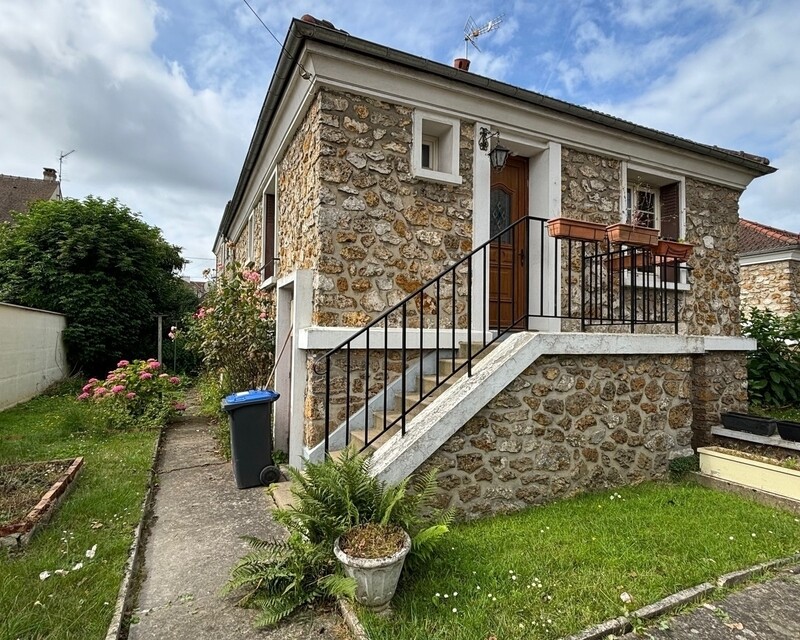 maison indépendante sur sous sol total entourée de son jardin  - Img 6066