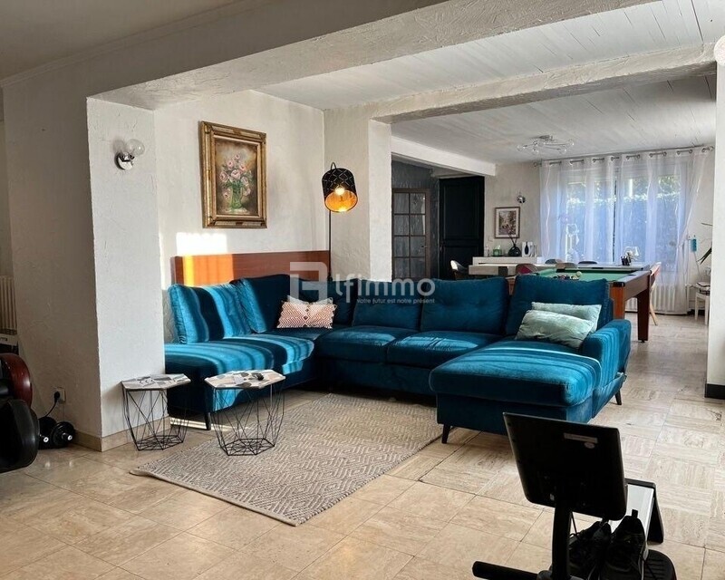  maison de ville atypique de 223m² sur un terrain de 500m² à vendre - Salon