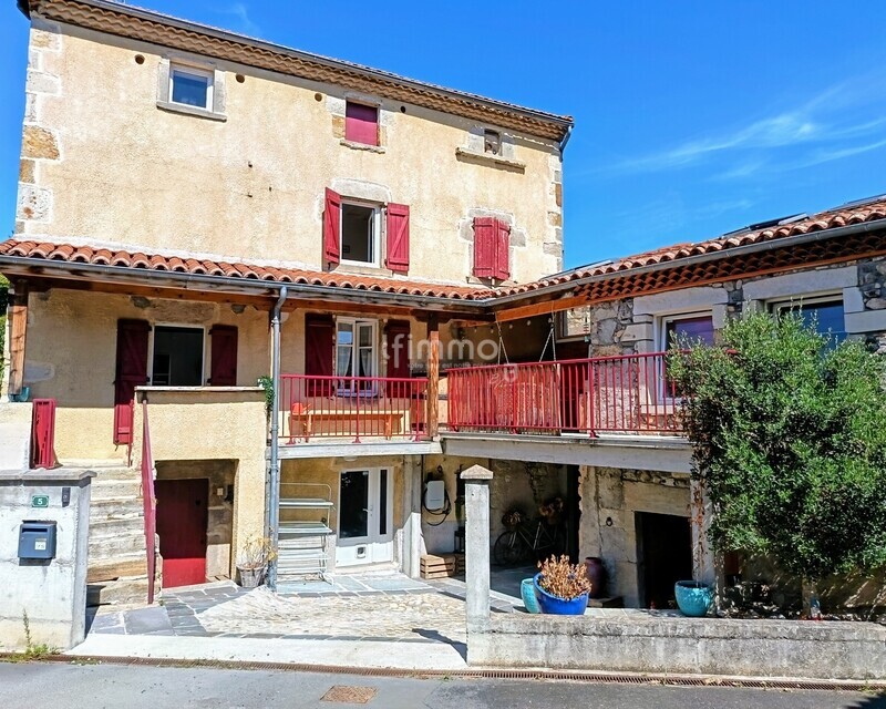 Maison de village : 2 logements - A92323f2-1beb-4f7e-b0ec-ef92b92cc349 1