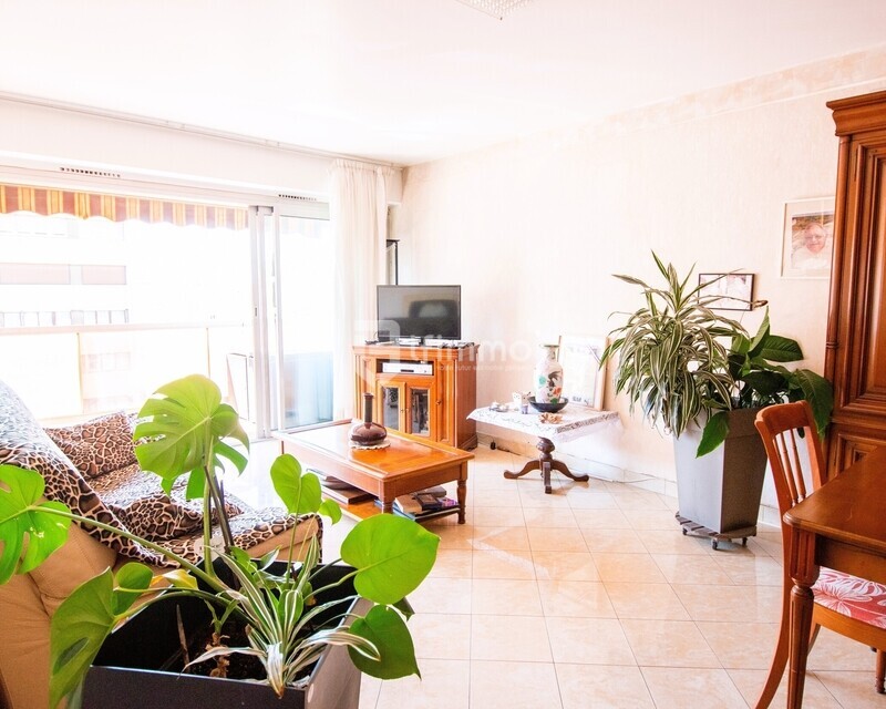 13006/ Appartement traversant/ Terrasse - Phsalon1