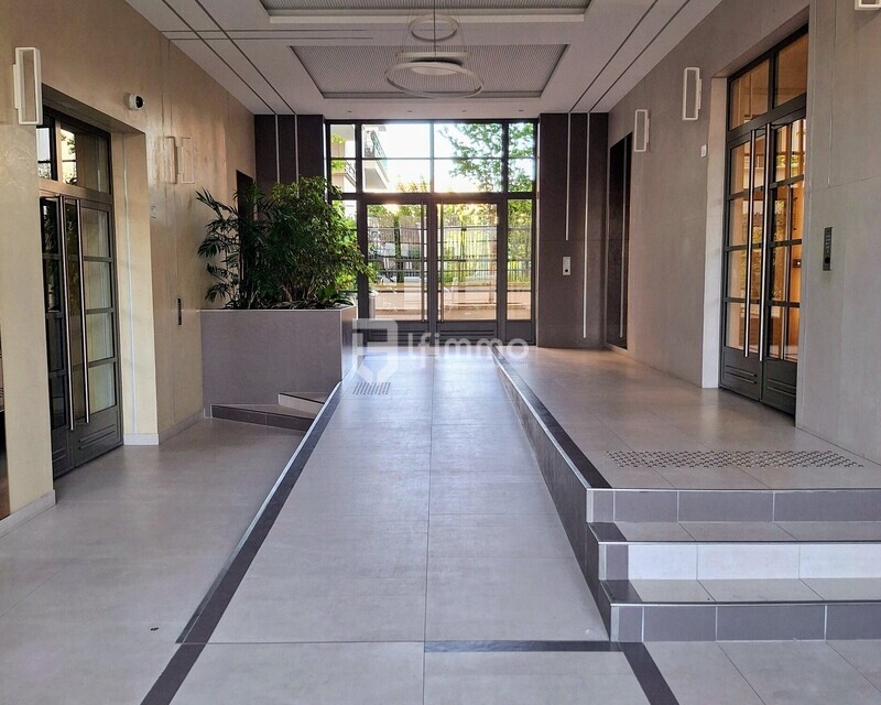 Appartement T4 avec jardin privatif à Rosny-sous-Bois  - Halle d'entrée 