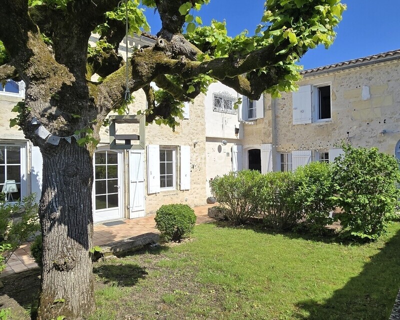 Maison en pierres de caractère - 20250425 113007