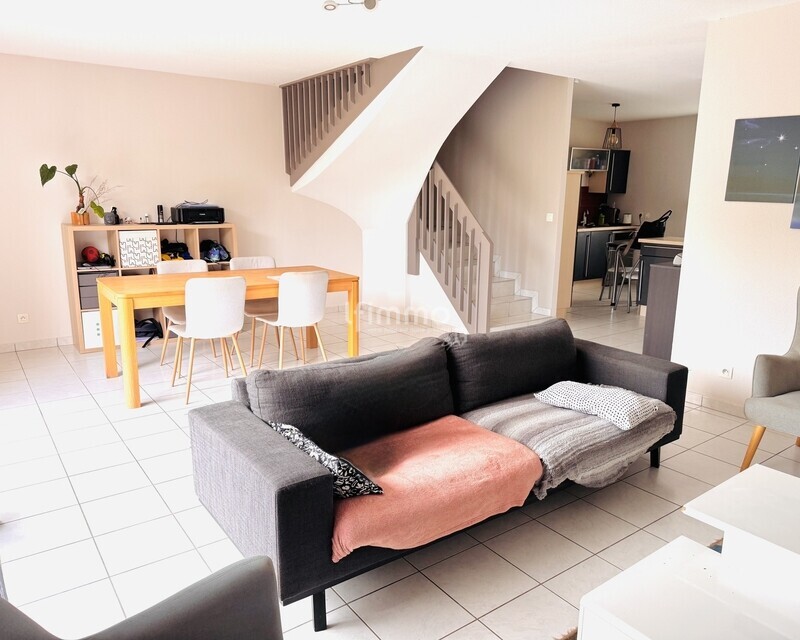 A vendre – Maison familiale mitoyenne 4 chambres avec jardin  - Img 1331