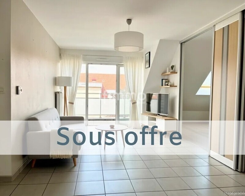 Sous offre - Bel attique quartier des maraîchers - Salon