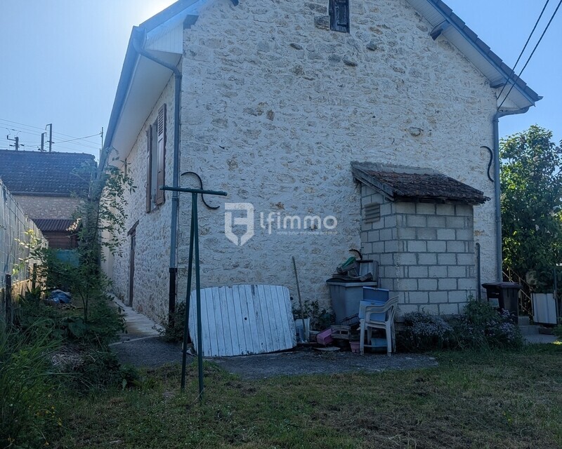 Maison Longueville gare à pieds - Pxl 20250509 070618837.mp