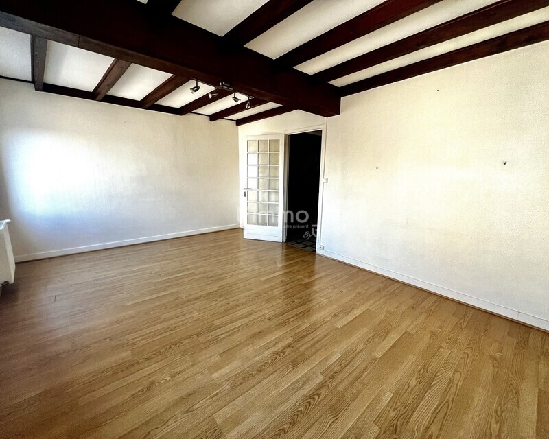Maison de ville duplex 75m² avec garage - Jarnac (16200) - Img 7228