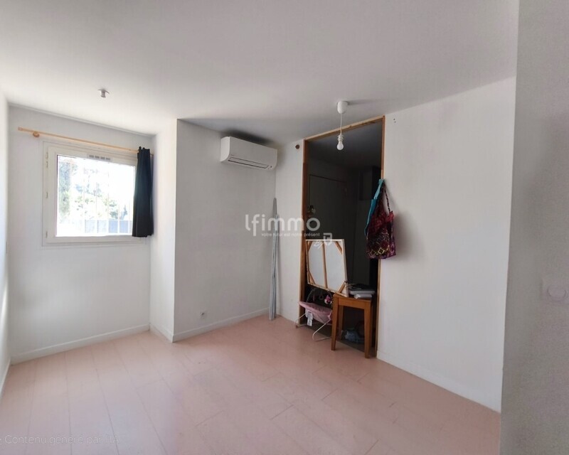Local professionnel 63m² - Img-20250526-wa0007 1 