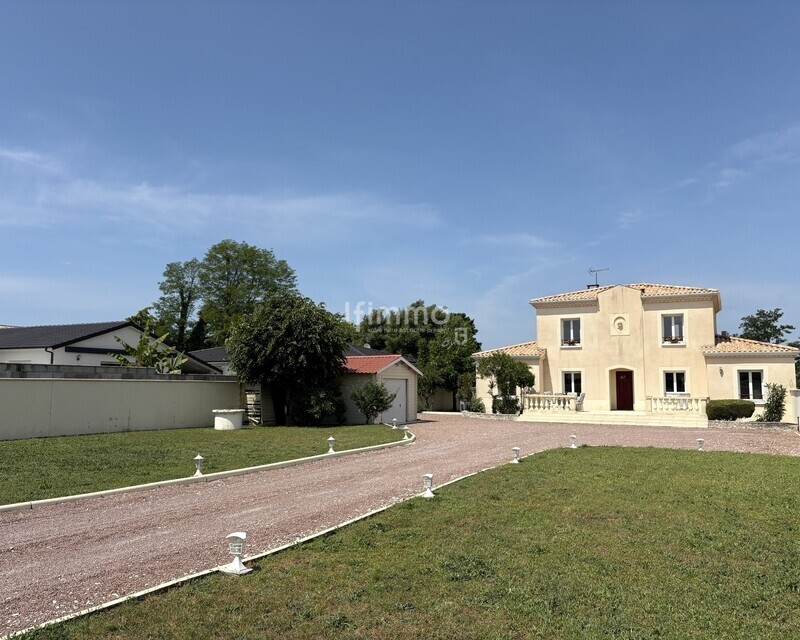 Maison familiale avec piscine, jardin constructible et dépendance  - Img 0093