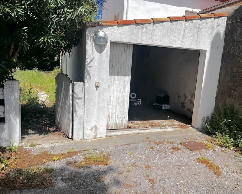 Maison avec jardin appartement indépendant centre-ville de Narbonne - Entrée garage
