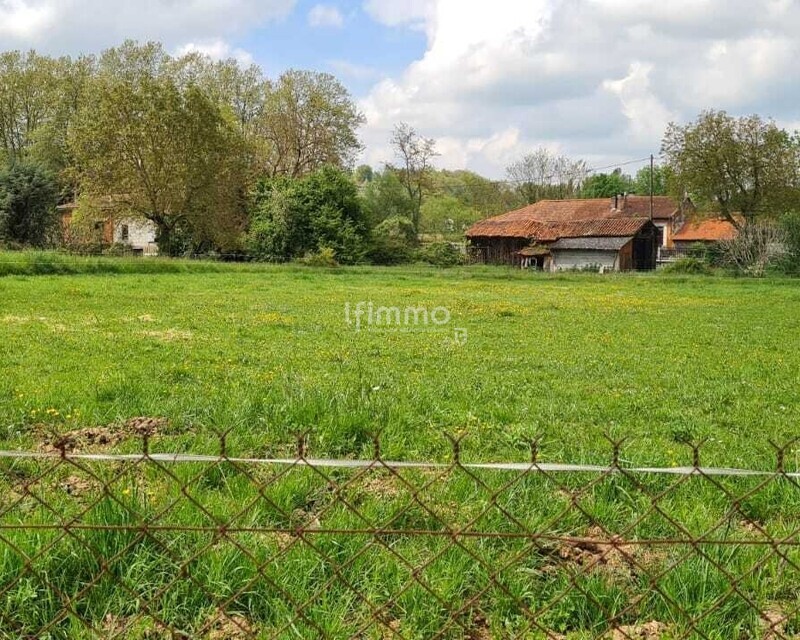Terrain de 2129m2 constructible, borné, idéalement situé.  - Whatsapp image 2022-06-16 at 09.33.24
