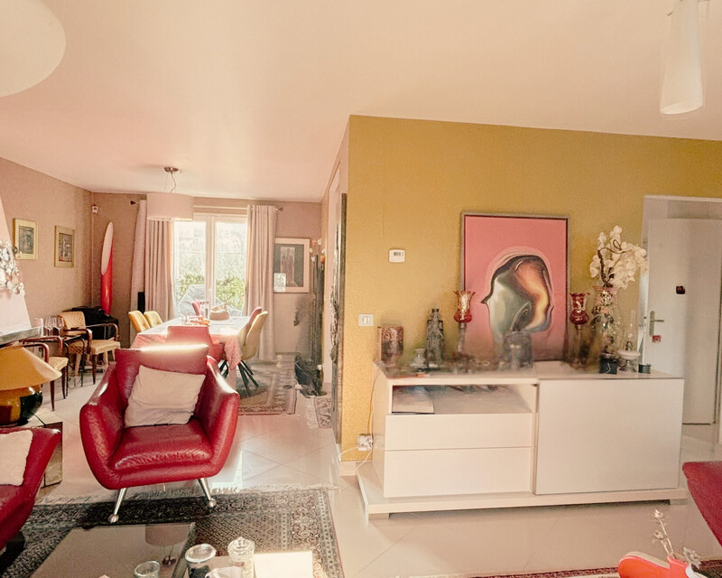 Maison de 6 pièces - 4 chambres - jardin  - Salon vue deuis le jardin