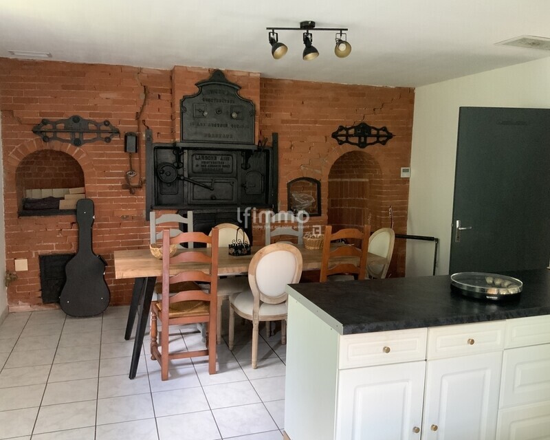 Maison de village rénovée avec jardinet  - Img 2526
