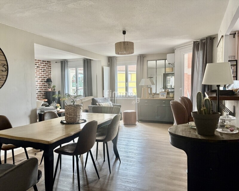 Appartement T4  entièrement rénové  - séjour