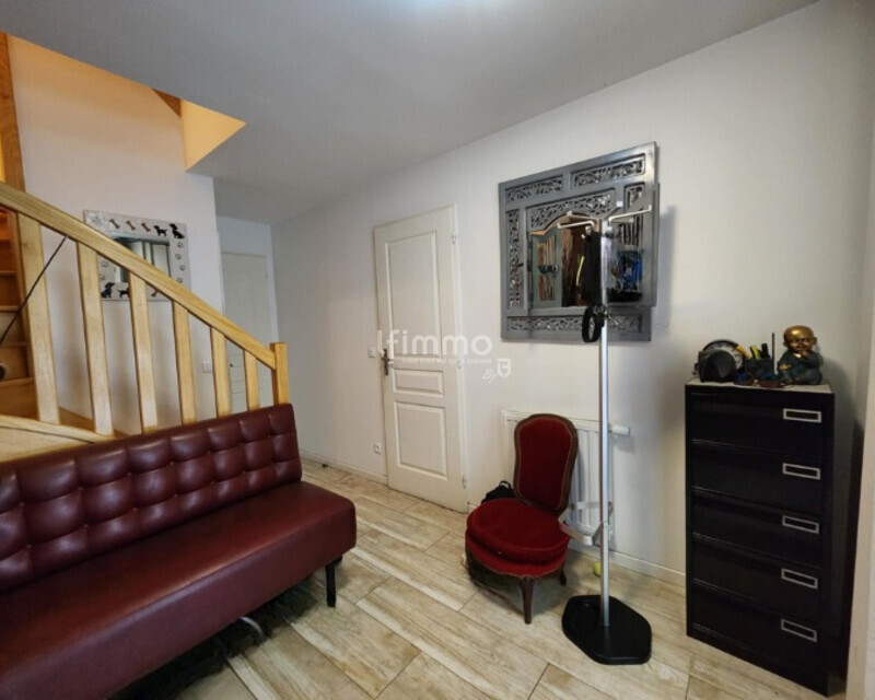 Maison avec jardin arboré  - F2a86f88-5a8e-465e-a994-4b96f5a4d86e cleanup