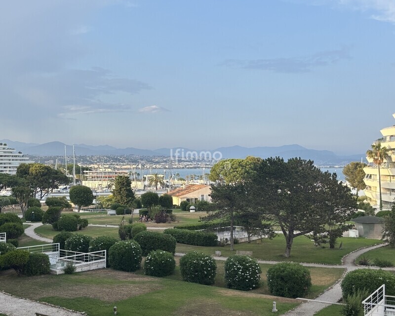Spacieux 2 Pièces avec Vue Mer et Jardins – Marina Baie des Anges - Img 7582