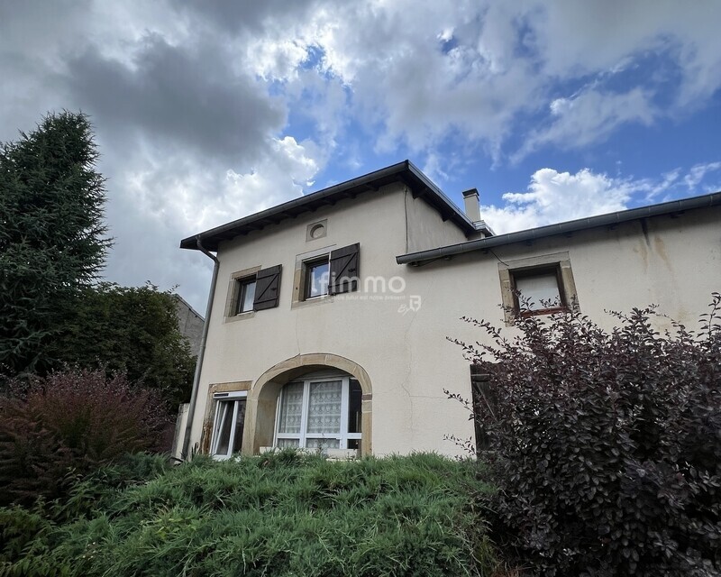 À vendre – Maison de 230 m² avec dépendances et terrain - Img 1719