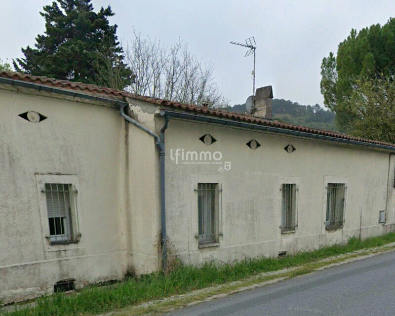 Corps de ferme à rafraichir en bordure de ruisseau ! - Façade rue