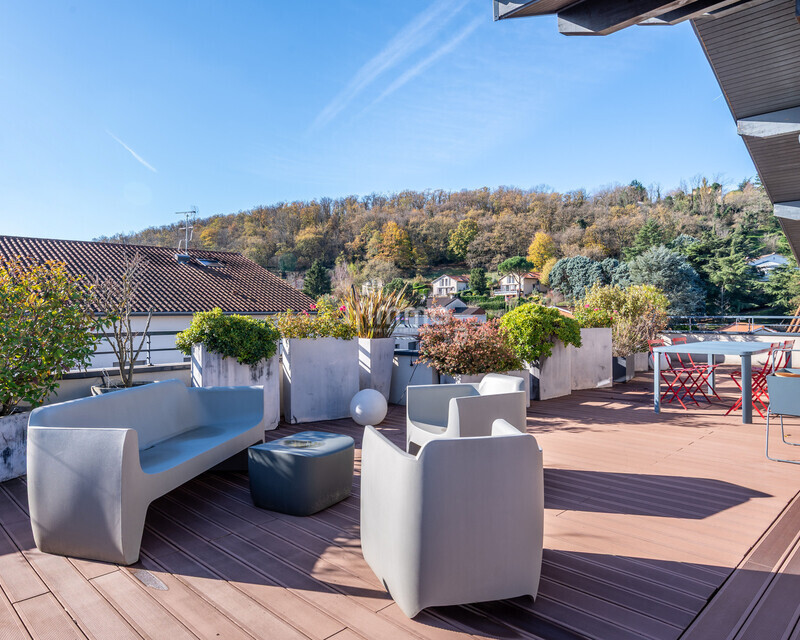 Exceptionnel toit-terrasse de 152 m² + 110 m² d’extérieur  - Garel 16