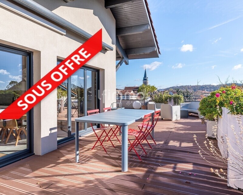 Exceptionnel toit-terrasse de 152 m² + 110 m² d’extérieur  - Offre acceptée lfimmo mornant pascale vartanian