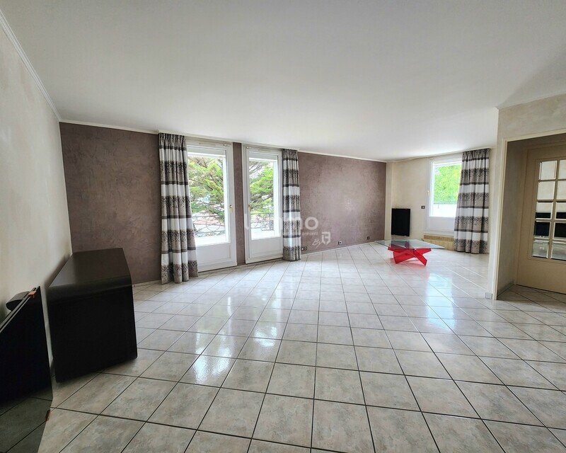 Duplex avec un bel extérieur - 20250715 135642