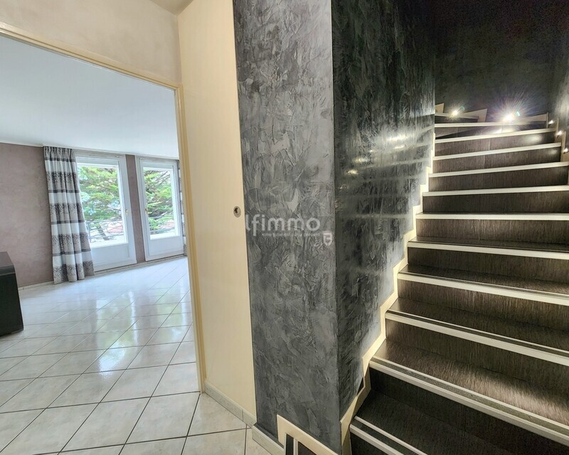 Duplex avec un bel extérieur - 20250715 135650