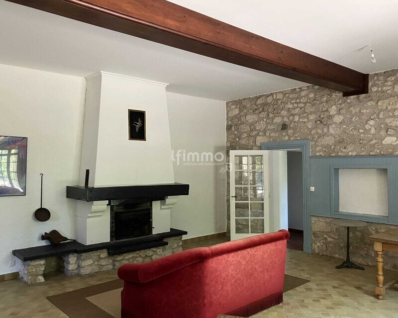 Saint-Seurin-de-Prats , Maison 6 pièces , 220 m2 habitables - Img-20250716-wa0012